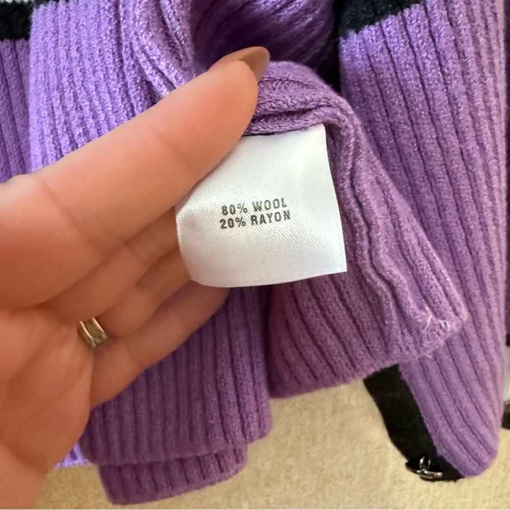 St. John Sport By Marie Grey Size Medium - Picture 6 of 7